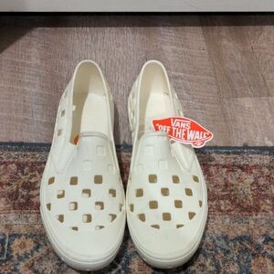 NWT Vans Cream Slip-On Trek Shoes